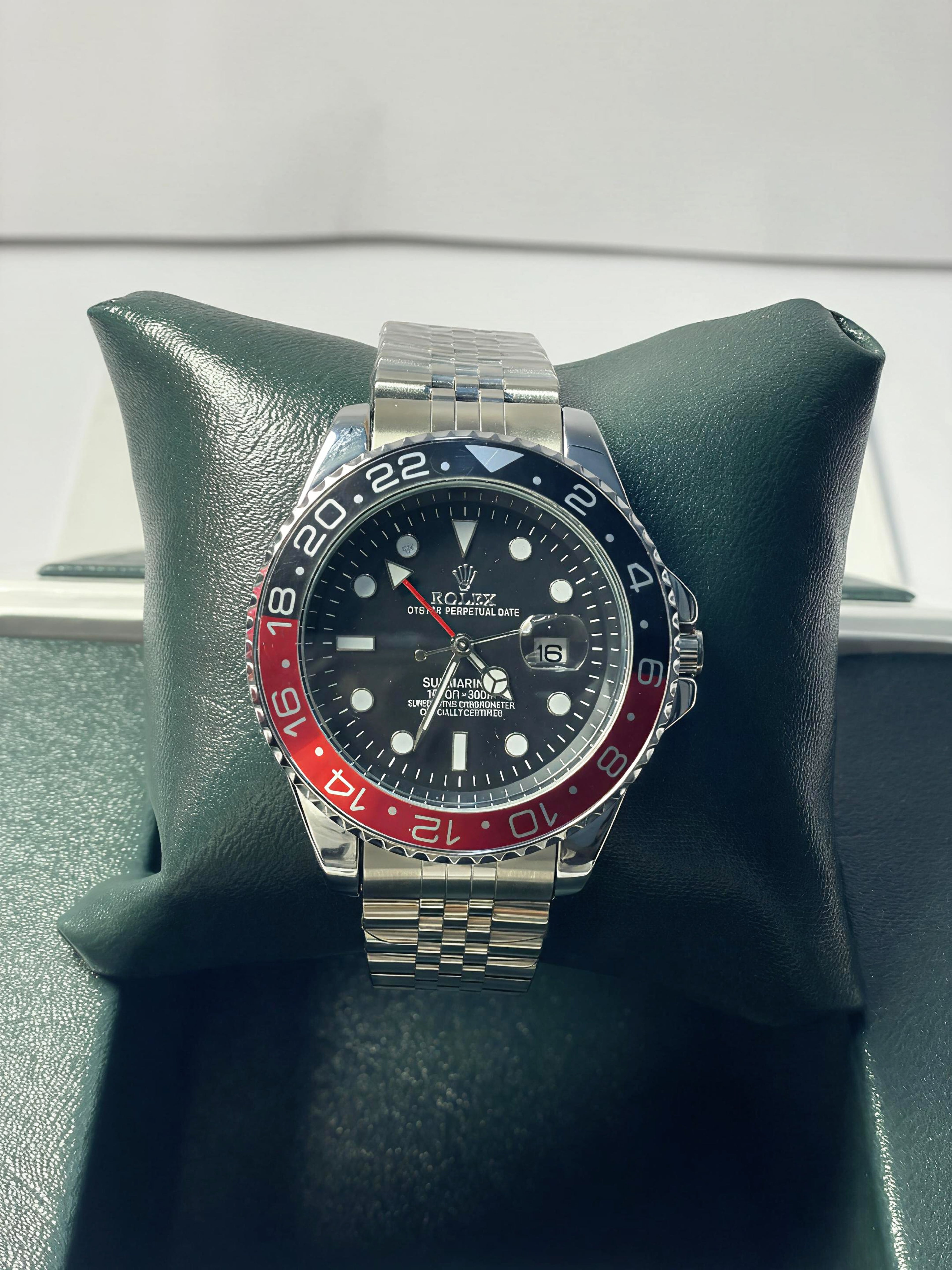 RLX GMT - 40mm Stainless steel – Red & Black bezel