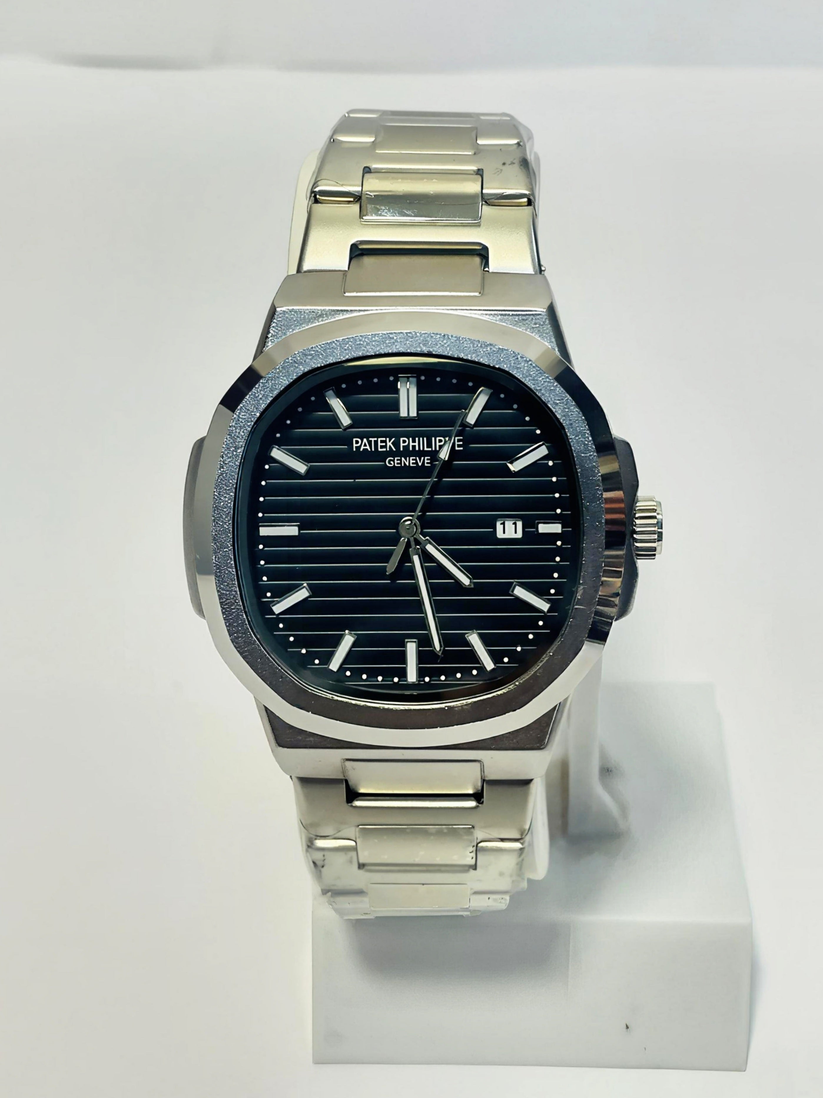 Patek Philippe Nautilus – Black Dial – Stainless Steel