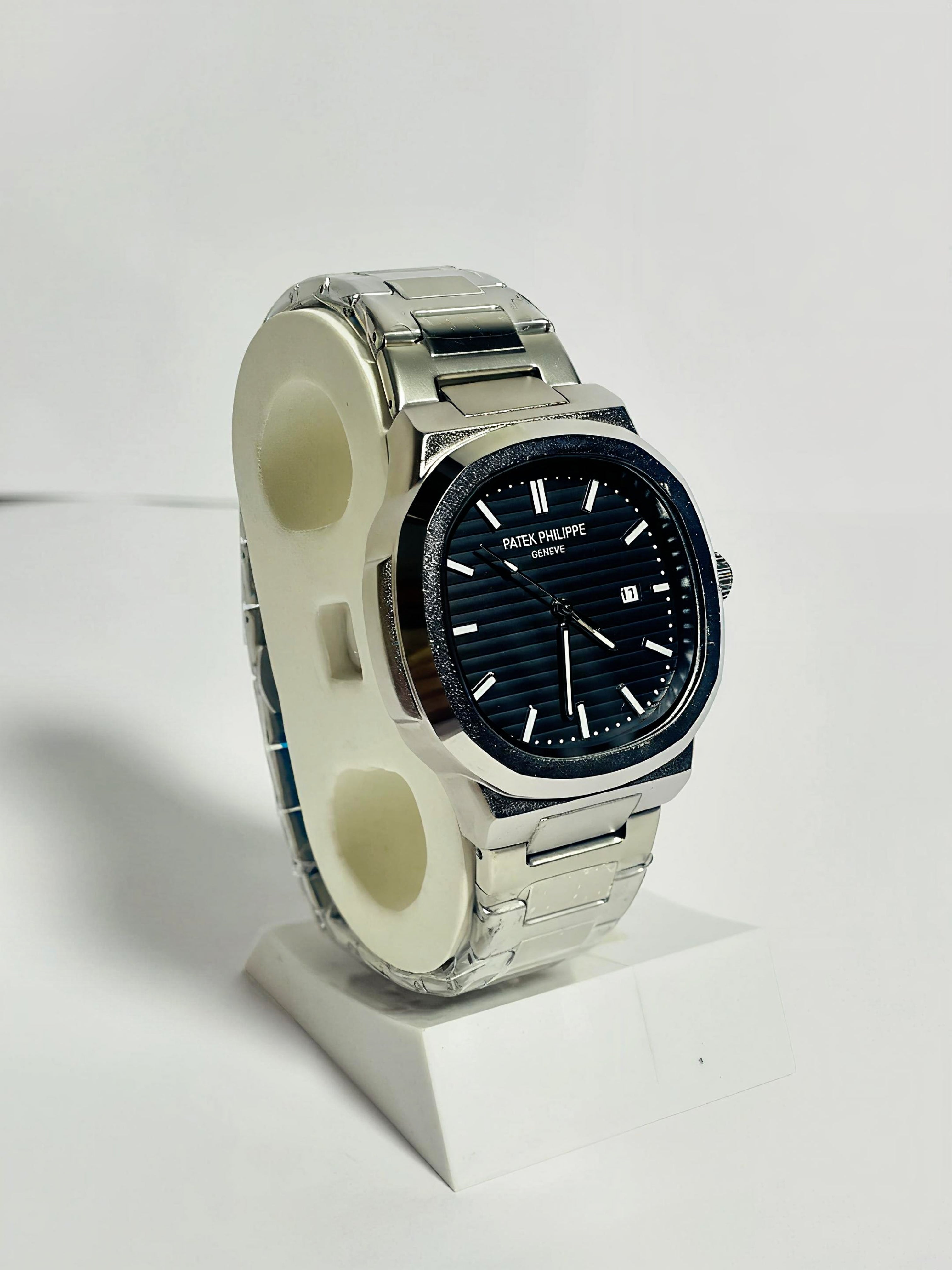 Patek Philippe Nautilus – Black Dial – Stainless Steel