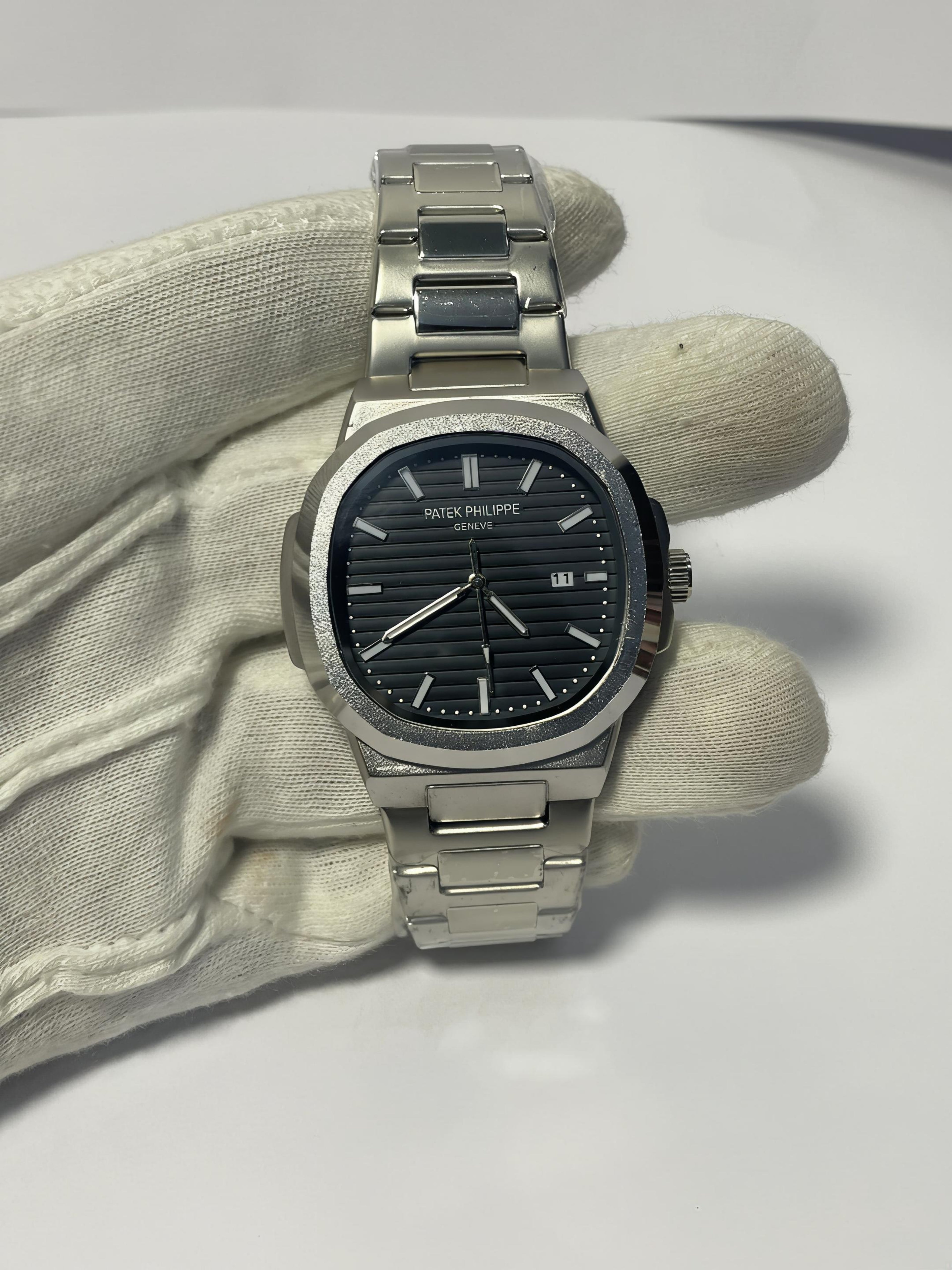Patek Philippe Nautilus – Black Dial – Stainless Steel